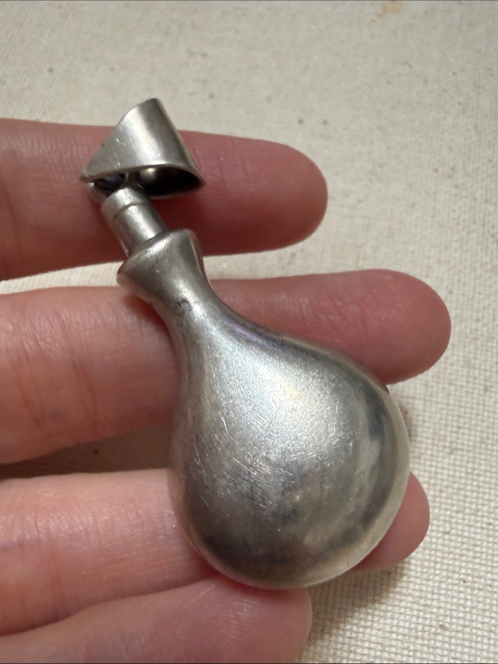 Vintage Sterling Silver925 Teardrop Pendant Necklace Meant to put purfume inside - Picture 9 of 12